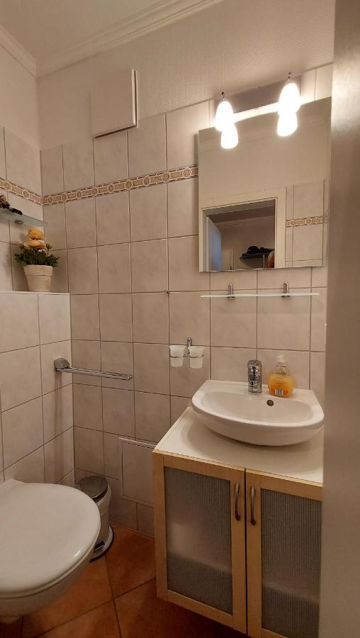 Ferienwohnung Hafenblick Wiek auf Rügen エクステリア 写真