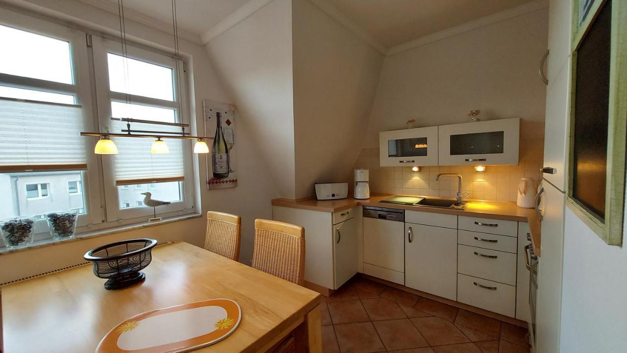 Ferienwohnung Hafenblick Wiek auf Rügen エクステリア 写真