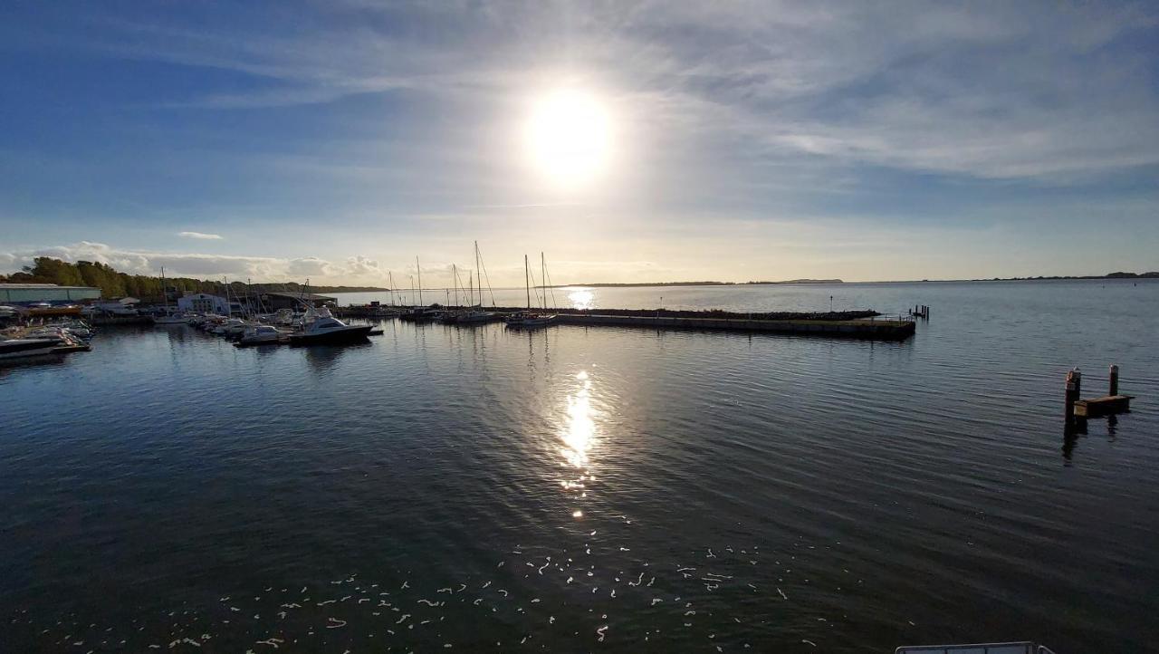 Ferienwohnung Hafenblick Wiek auf Rügen エクステリア 写真